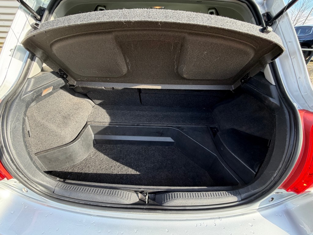 TOYOTA AURIS Hatchback 5 drs