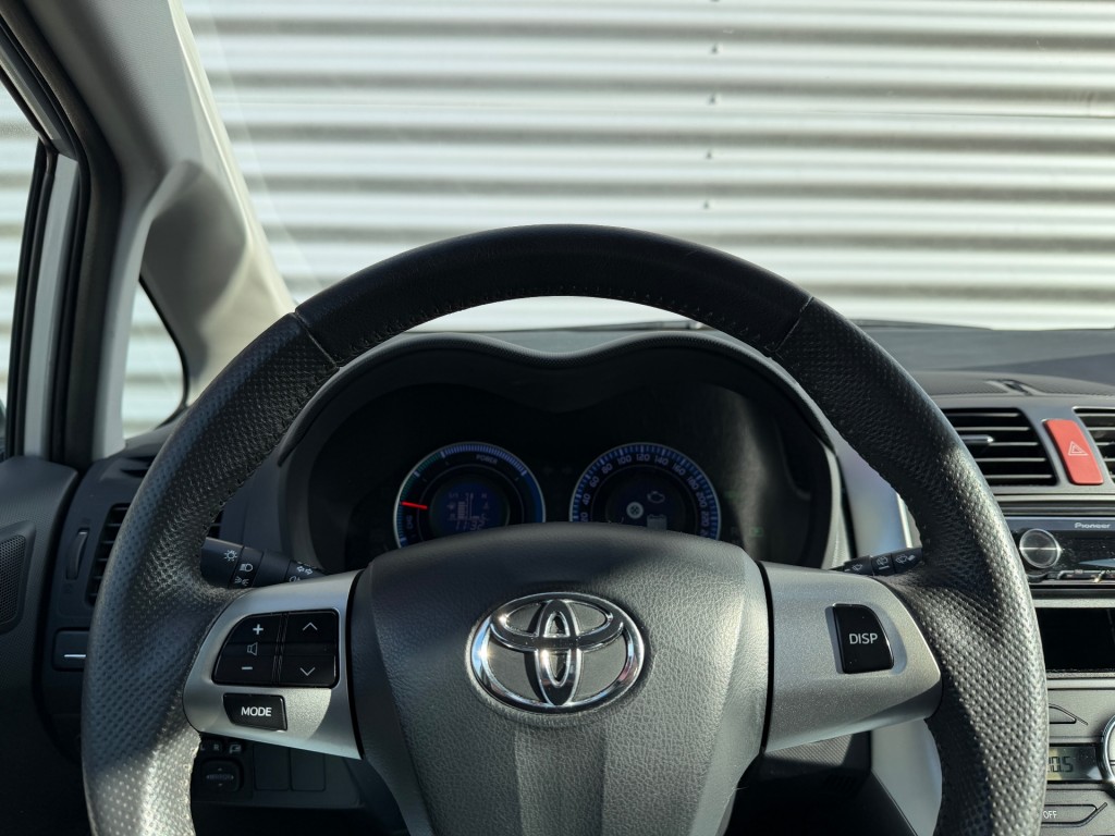 TOYOTA AURIS Hatchback 5 drs