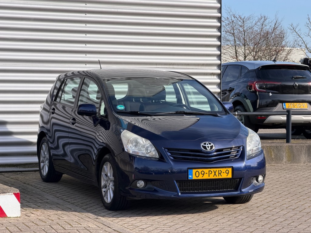 TOYOTA VERSO MPV Ruimtewagen 5 drs