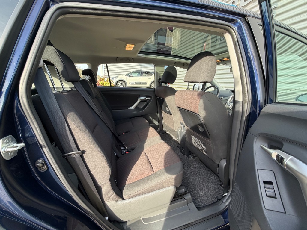 TOYOTA VERSO MPV Ruimtewagen 5 drs