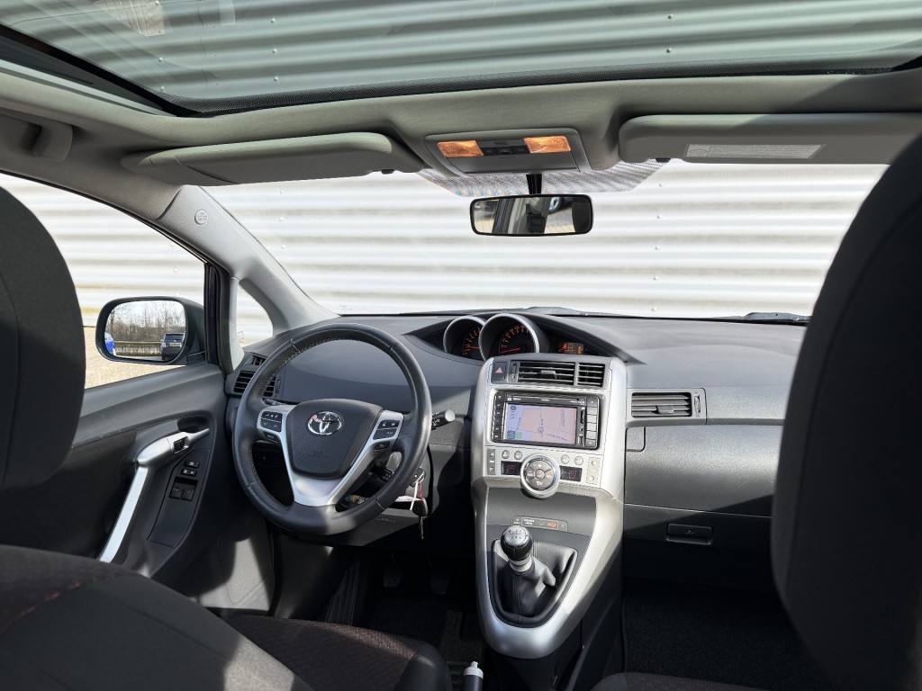 TOYOTA VERSO MPV Ruimtewagen 5 drs