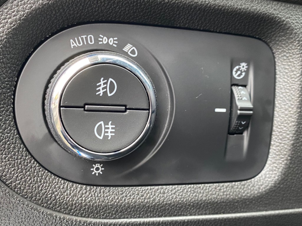 OPEL GRANDLAND SUV 5-drs