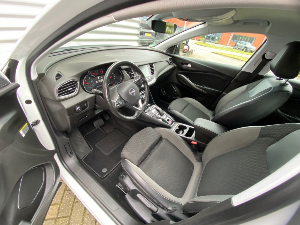 OPEL GRANDLAND SUV 5-drs