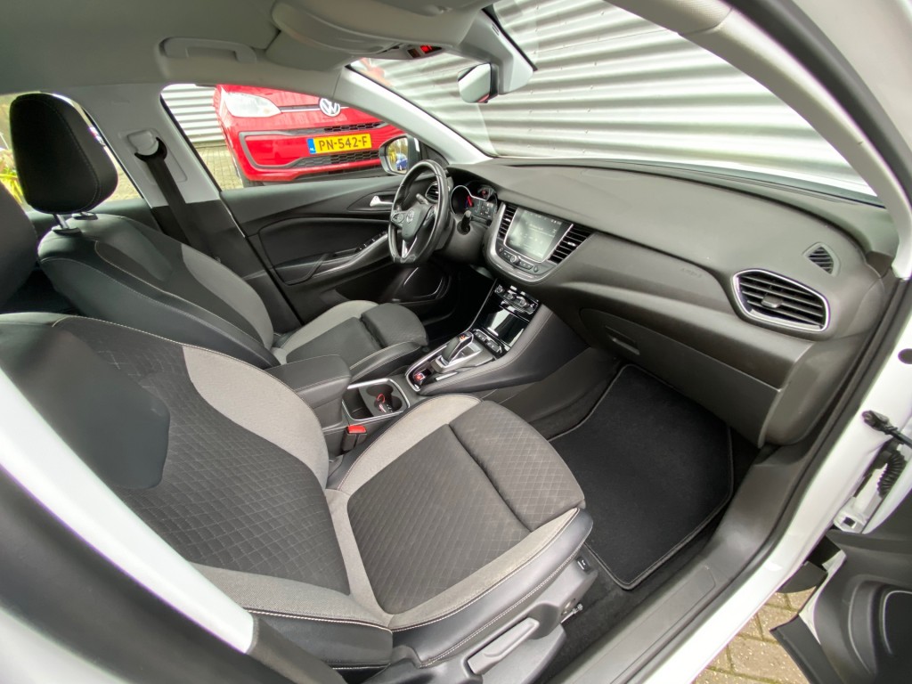 OPEL GRANDLAND SUV 5-drs