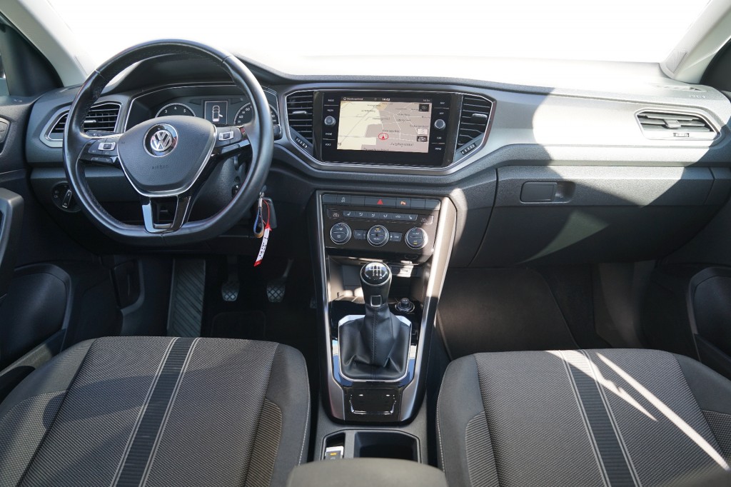 VOLKSWAGEN T-ROC SUV 5-drs