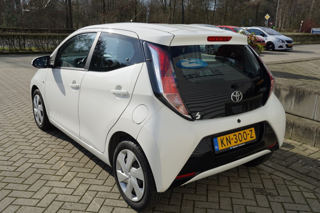 TOYOTA AYGO Hatchback 5 drs