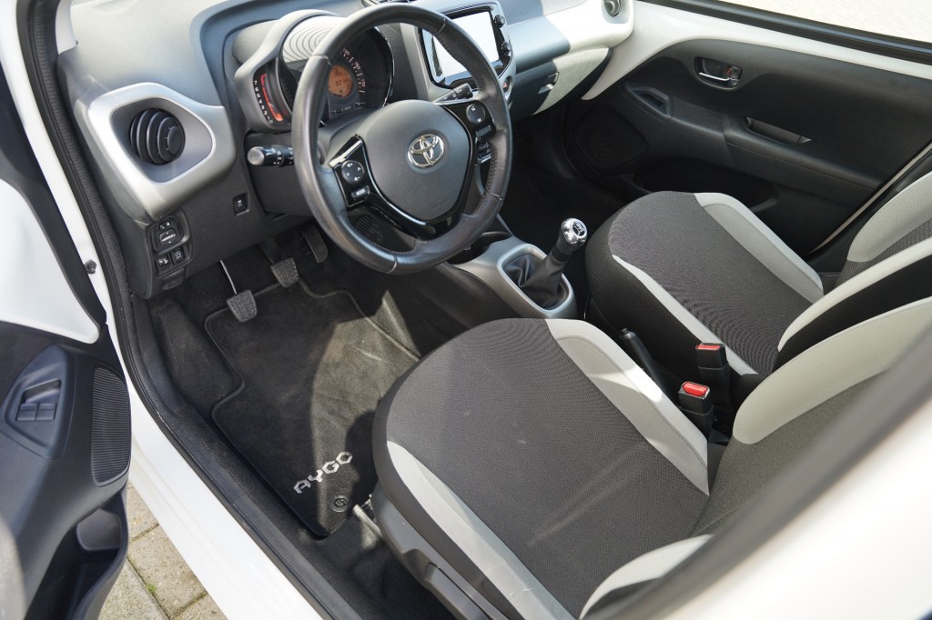 TOYOTA AYGO Hatchback 5 drs