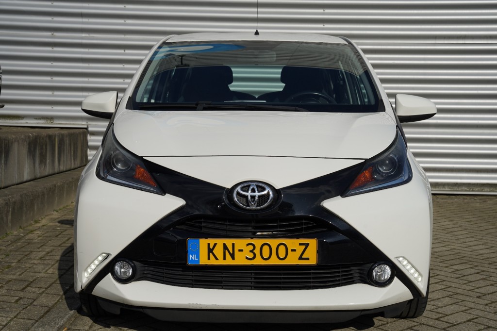 TOYOTA AYGO Hatchback 5 drs