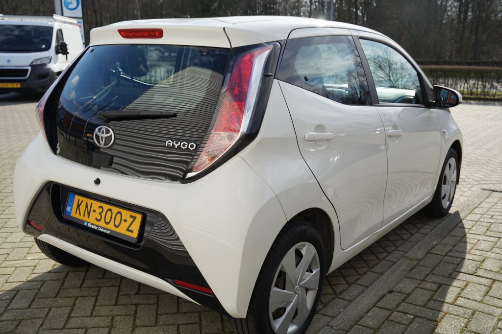 TOYOTA AYGO Hatchback 5 drs