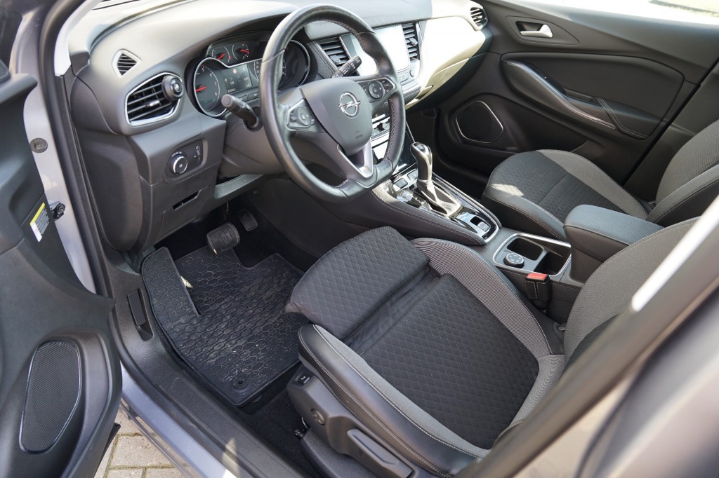 OPEL GRANDLAND SUV 5-drs