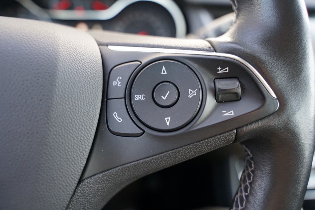 OPEL GRANDLAND SUV 5-drs