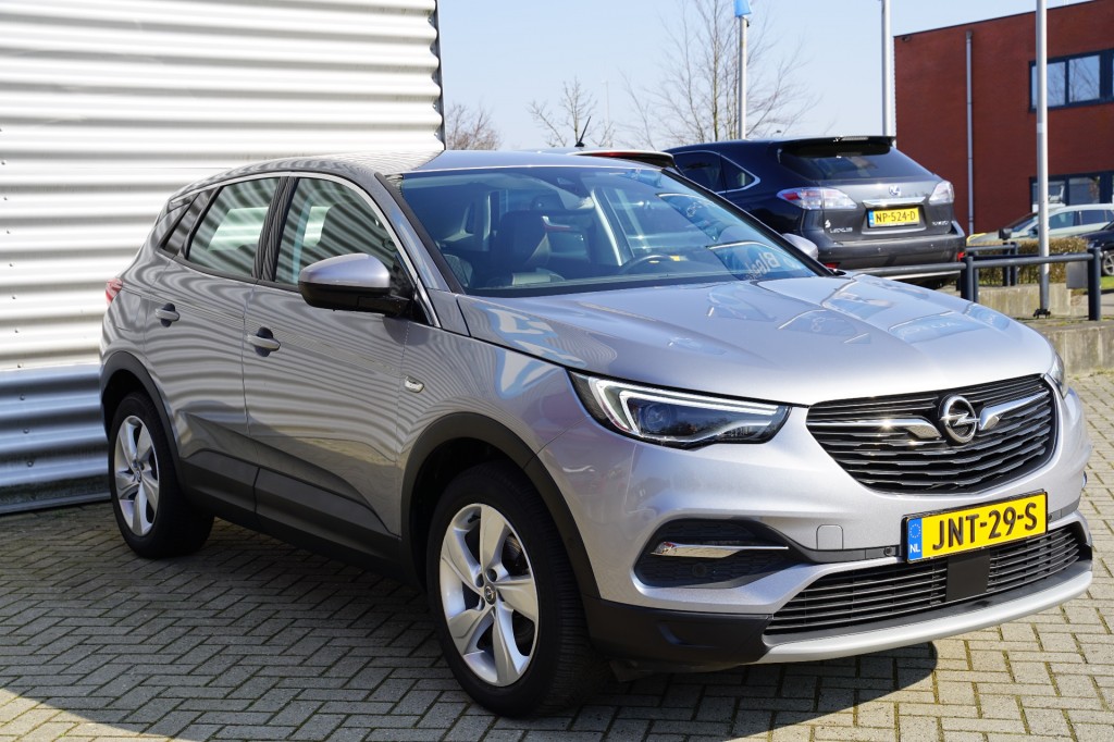 OPEL GRANDLAND SUV 5-drs