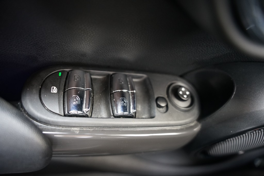 MINI ONE Hatchback 5 drs