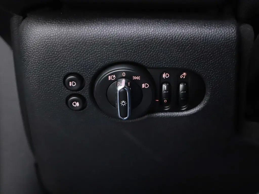 MINI ONE Hatchback 5 drs