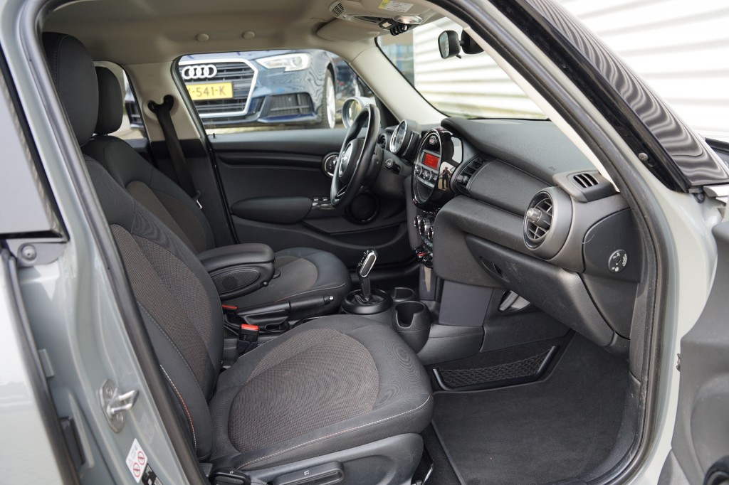 MINI ONE Hatchback 5 drs