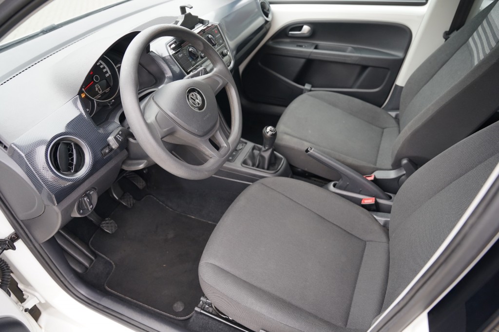 VOLKSWAGEN UP Hatchback 5 drs