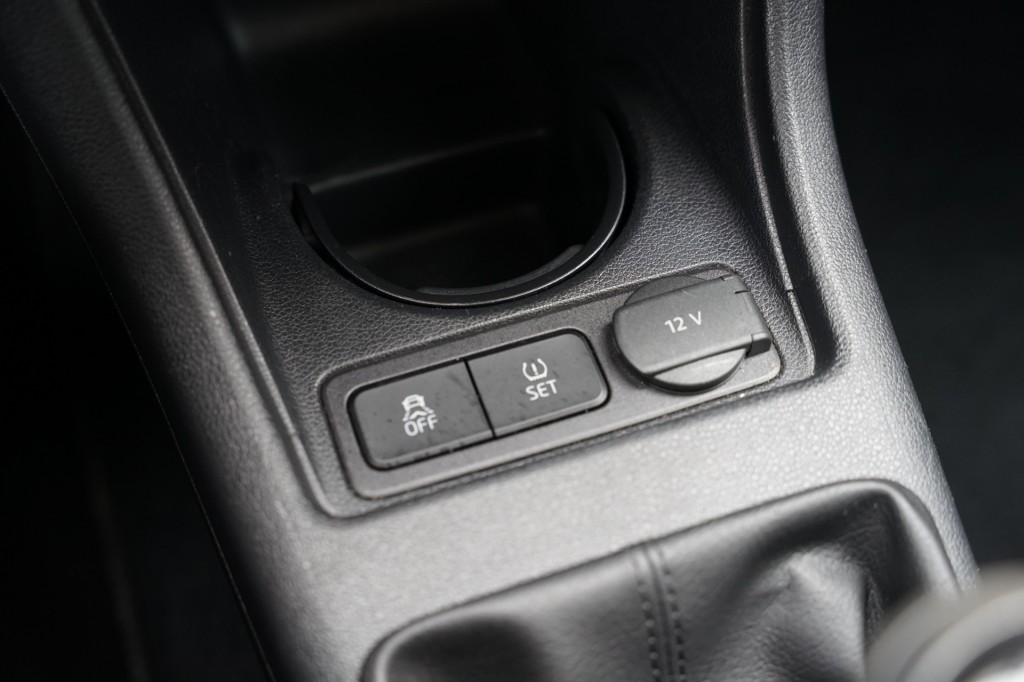 VOLKSWAGEN UP Hatchback 5 drs