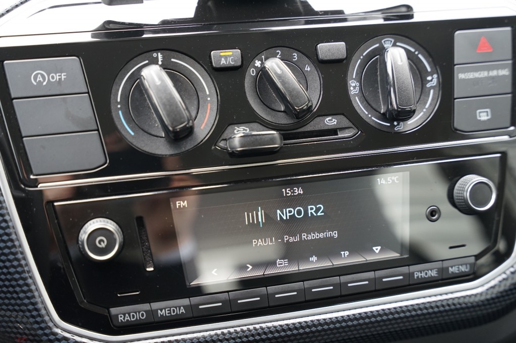 VOLKSWAGEN UP Hatchback 5 drs