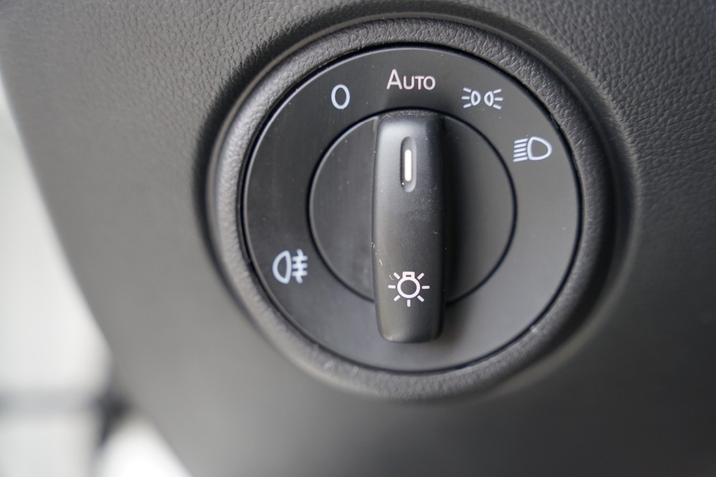 VOLKSWAGEN UP Hatchback 5 drs