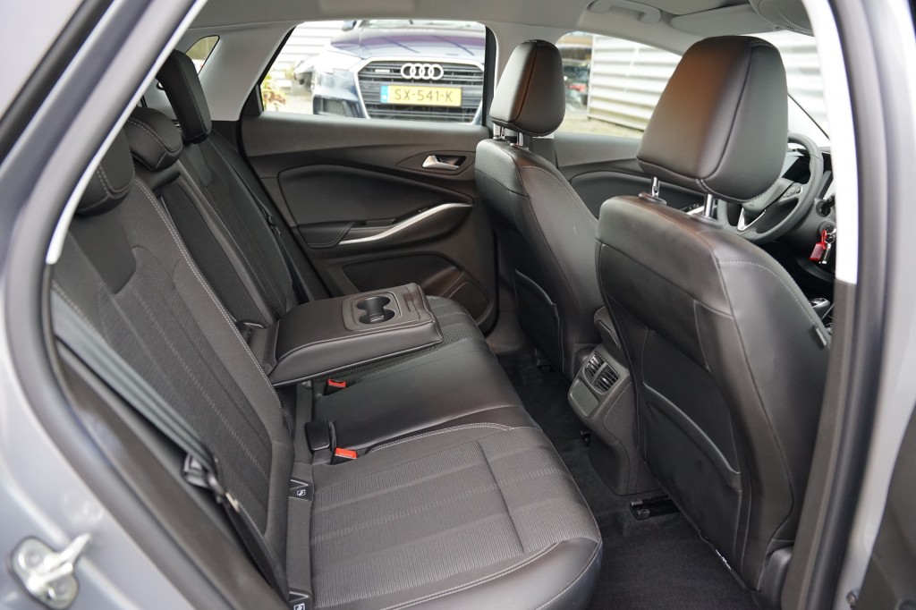 OPEL GRANDLAND SUV 5-drs