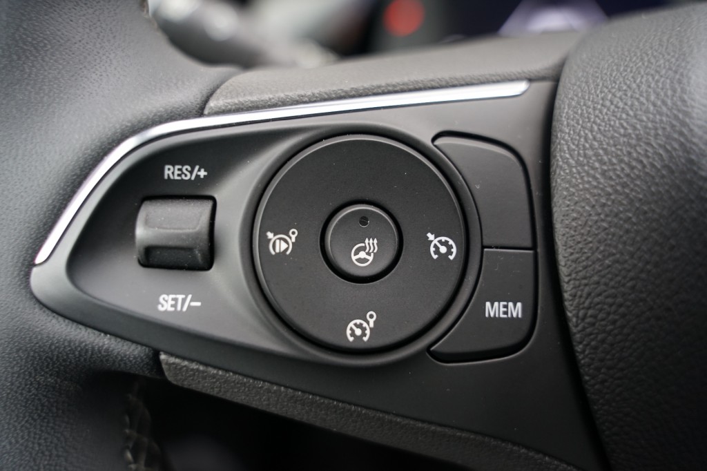 OPEL GRANDLAND SUV 5-drs