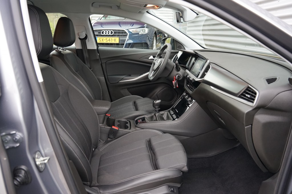 OPEL GRANDLAND SUV 5-drs