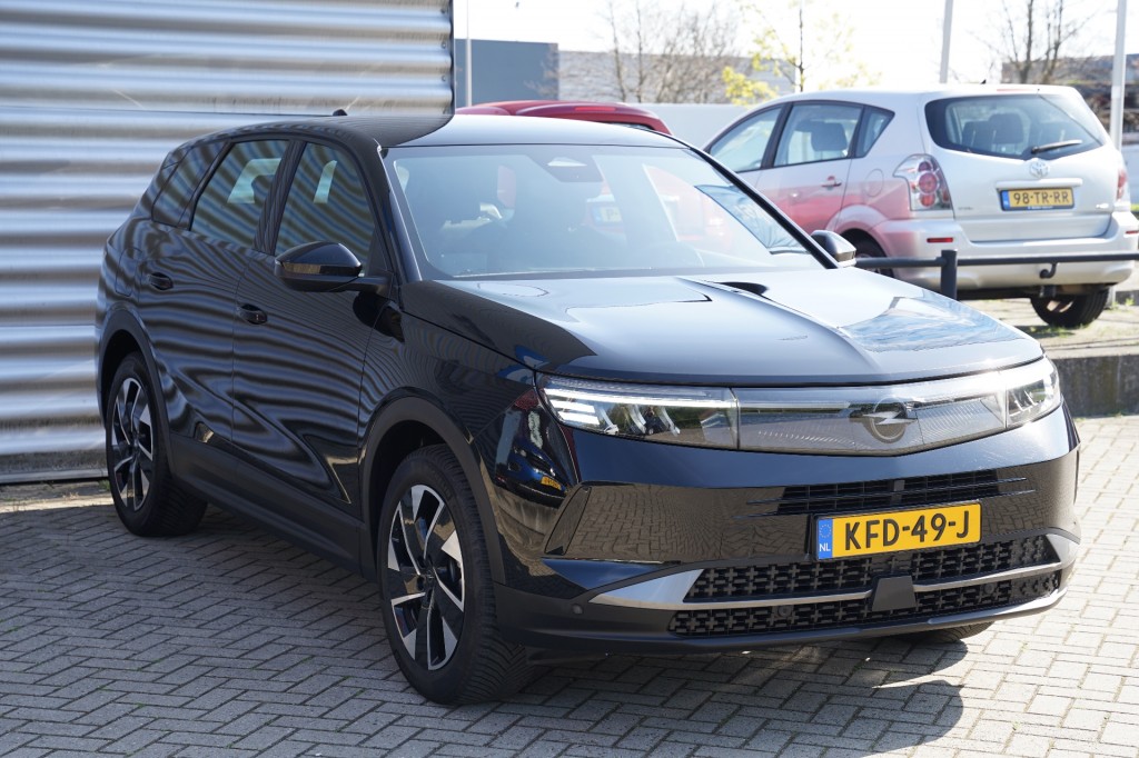 OPEL GRANDLAND SUV 5-drs