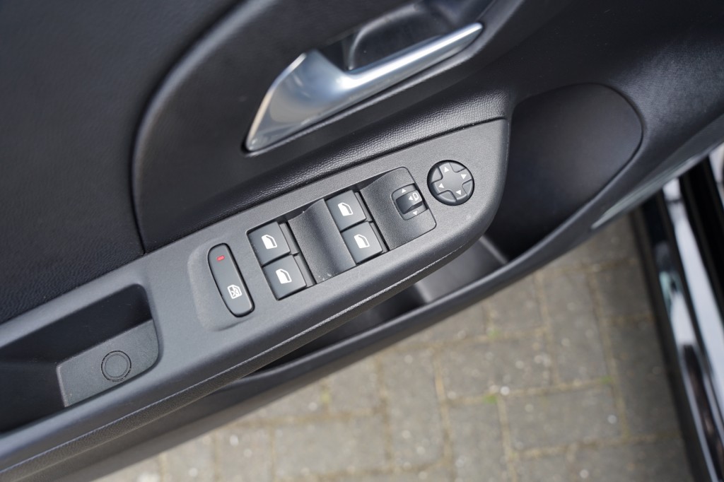 OPEL CORSA Hatchback 5 drs