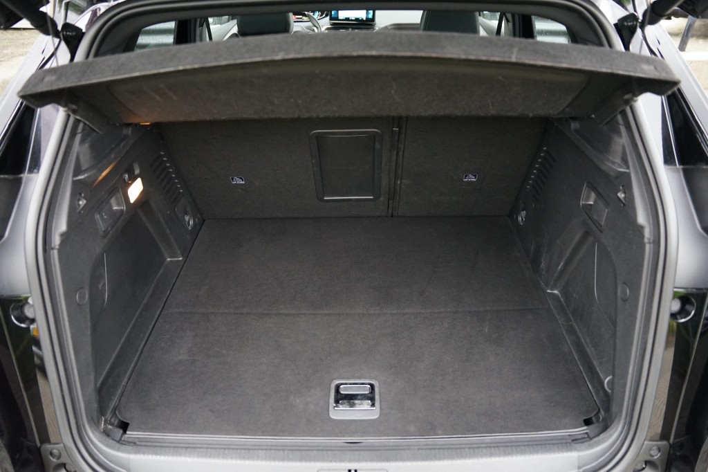 PEUGEOT 3008 SUV 5-drs