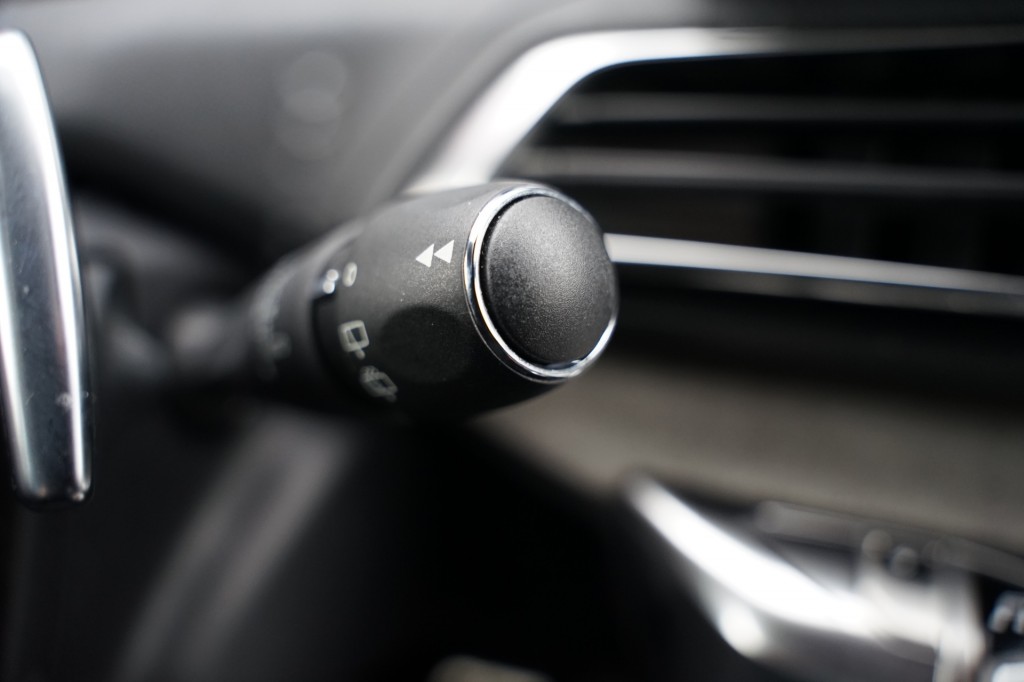 PEUGEOT 3008 SUV 5-drs