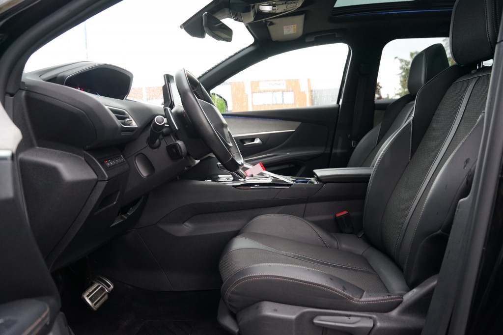 PEUGEOT 3008 SUV 5-drs