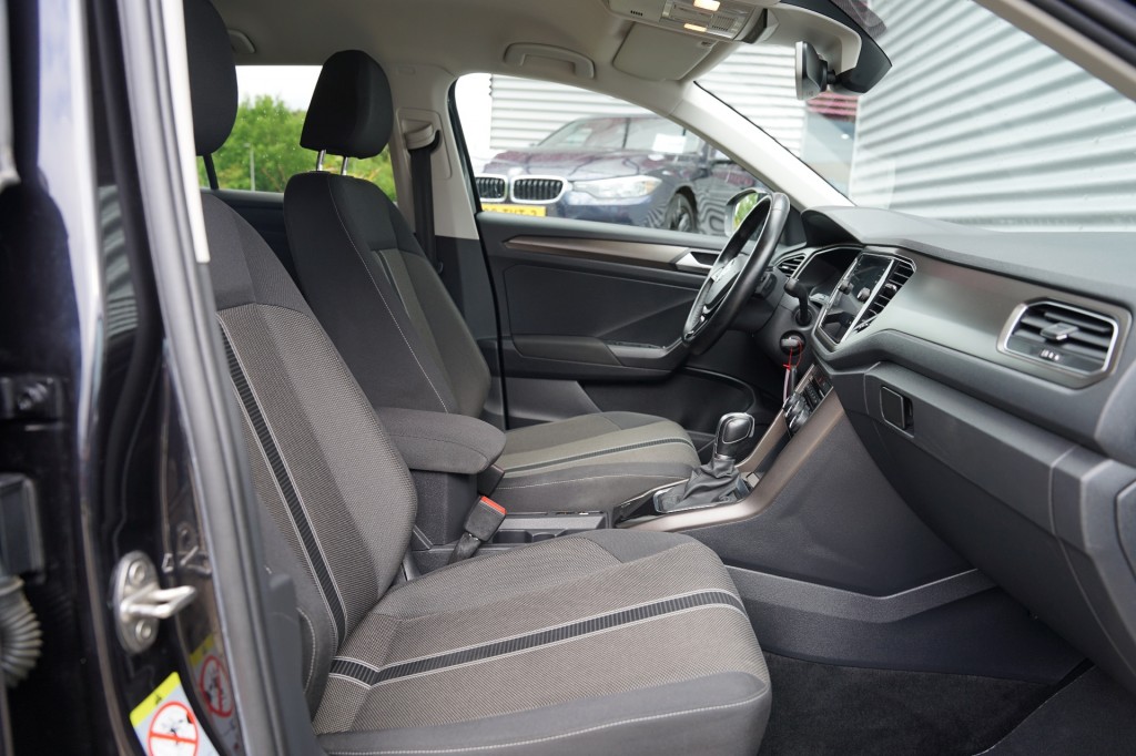 VOLKSWAGEN T-ROC SUV 5-drs