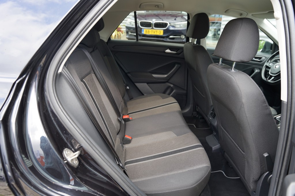 VOLKSWAGEN T-ROC SUV 5-drs