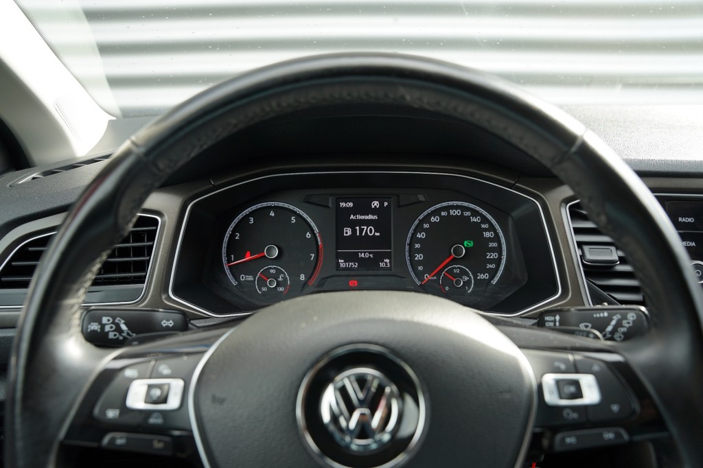 VOLKSWAGEN T-ROC SUV 5-drs