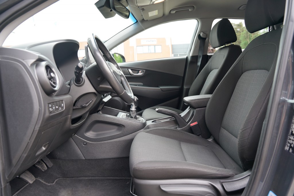 HYUNDAI KONA SUV 5-drs