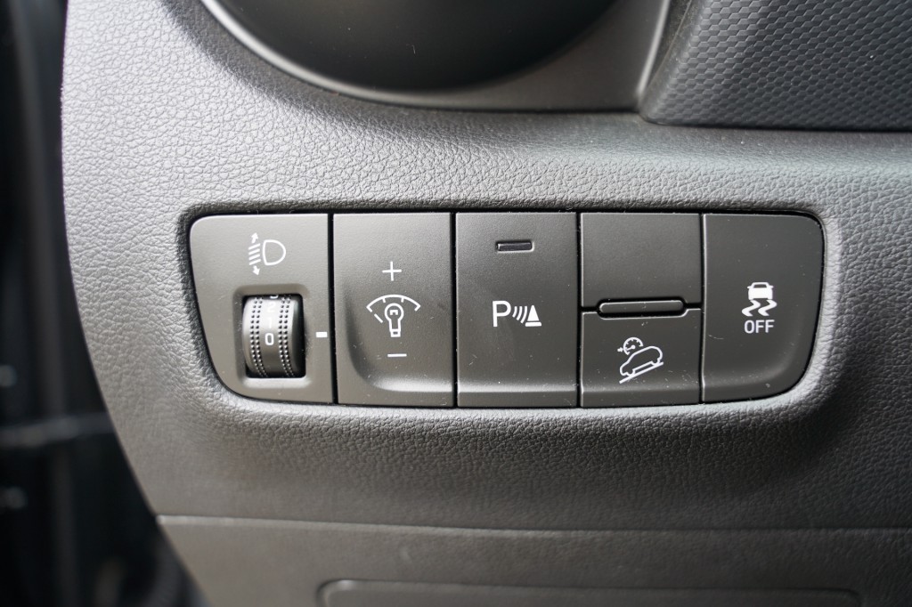 HYUNDAI KONA SUV 5-drs