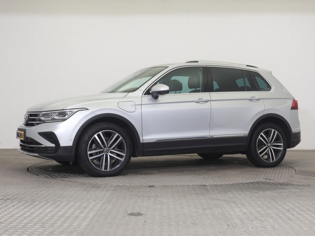 Volkswagen Tiguan - 1.4 TSI eHybrid 245pk DSG Elegance Business+ ECC DIGI.DB+ACP+NAVI LMV-T.T. LED ZWART.LEDER+ELEK. WINTERPACK KEYLESS.START LA+ACC