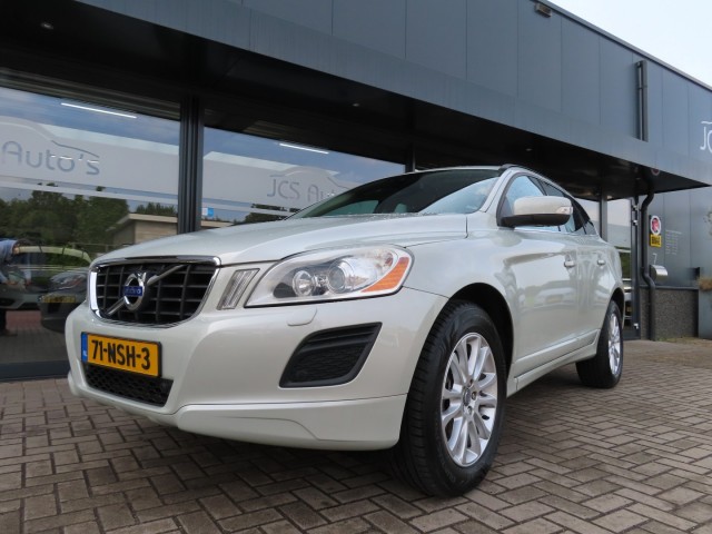 VOLVO XC60 2.0T Momentum Aut. Ecc Leder Navi Trekhaak 2010, JCS Auto's, Zuid-Beijerland