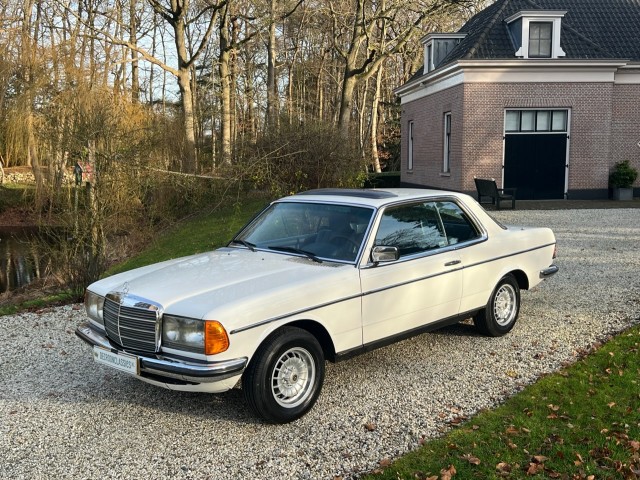 MERCEDES-BENZ 280 Coupe 1978 Origineel NL 82.500km NAP 3e eig. Automaat / S-dak #B De Croon Classics & More, 7391al TWELLO