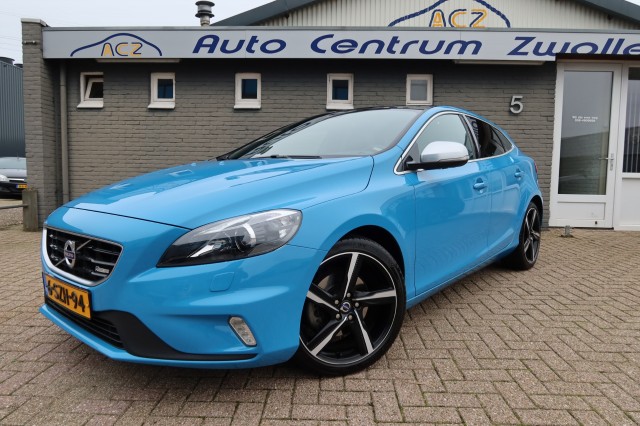VOLVO V40 1.6 T3 R-DESIGN, PANO, NAVI ,CAMERA, XENON, TREKHAAK ENZ..., Auto Centrum Zwolle, Zwolle