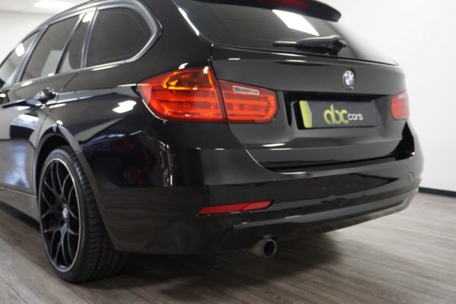 BMW 3-SERIE 316i TOURING BUSINESS AUTOMAAT/ CLIMA/ NAVI ABC Cars, 9663 AX Nieuwe Pekela
