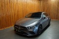 MERCEDES-BENZ A-KLASSE A180 LIMOUSINE BUSINESS SOLUTION AMG AUTOMAAT/ PANODAK ABC Cars, Nieuwe Pekela