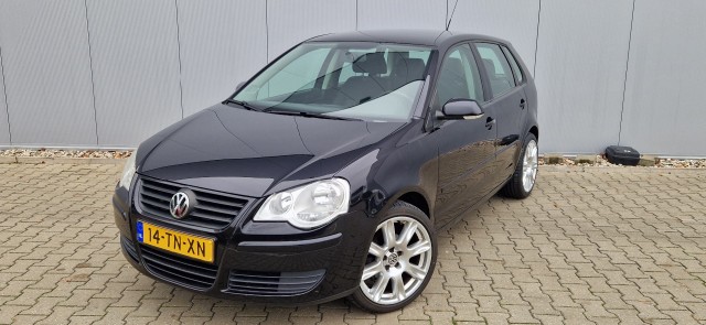 VOLKSWAGEN POLO 1.4 - 16V  5 drs Airco 17 LMV  tech. goed, Autobedrijf Pouw Doetinchem, Doetinchem