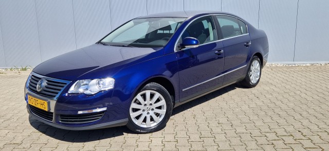 VOLKSWAGEN PASSAT 2.0 FSI  Clima  keurige staat, Autobedrijf Pouw Doetinchem, Doetinchem