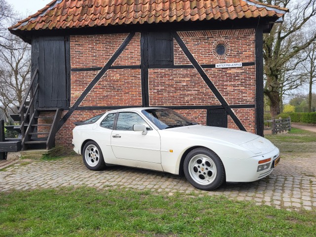 PORSCHE 944 turbo. Note 2, Frawi, Hengelo (ov)