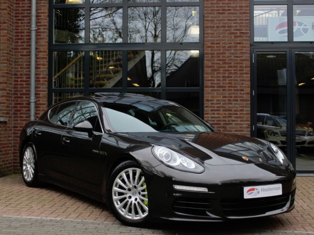 PORSCHE PANAMERA Panamera 3.0 S E-Hybrid **PAASSHOW**/ Sport Chrono/ Schuifdak/ S, Heuterman Auto's B.V, Oosterbeek