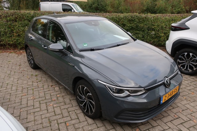 VOLKSWAGEN GOLF 1.5 TSI 130PK, Navi, Clima, Apple Carplay/ Android Auto, LED, etc., Garage van den Boorn, Maastricht