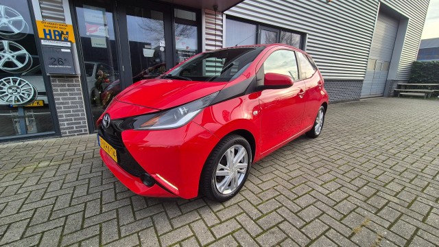 TOYOTA AYGO 1.0VVT-i X play AIRCO CAMERA EL RAMEN LED NAP, Van Eek Auto`s, Vaassen