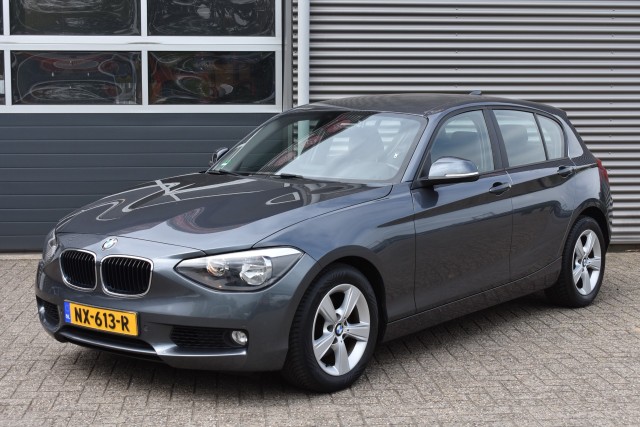 BMW 1-SERIE 120D HIGH EX. UPGR. / LEDER / 5 DEURS / NAVI / CLIMA , Grouwstra Personen- en Bedrijfsautos BV, Deventer