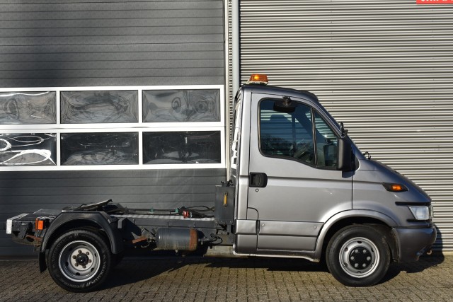 IVECO DAILY CHASSIS CAB 40C13 300, Grouwstra Personen- en Bedrijfsautos BV, Deventer